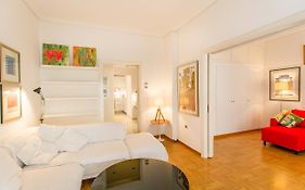 A Cozy Apt In Kolonaki Of Athens